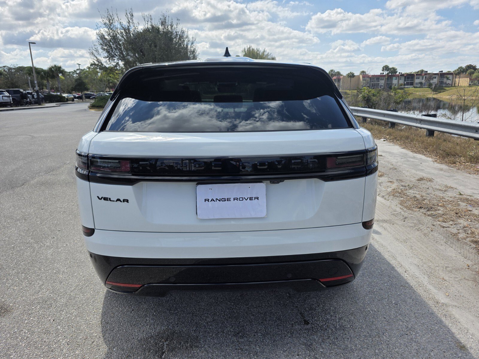 Used 2026 Land Rover Range Rover Velar Dynamic SE image 6