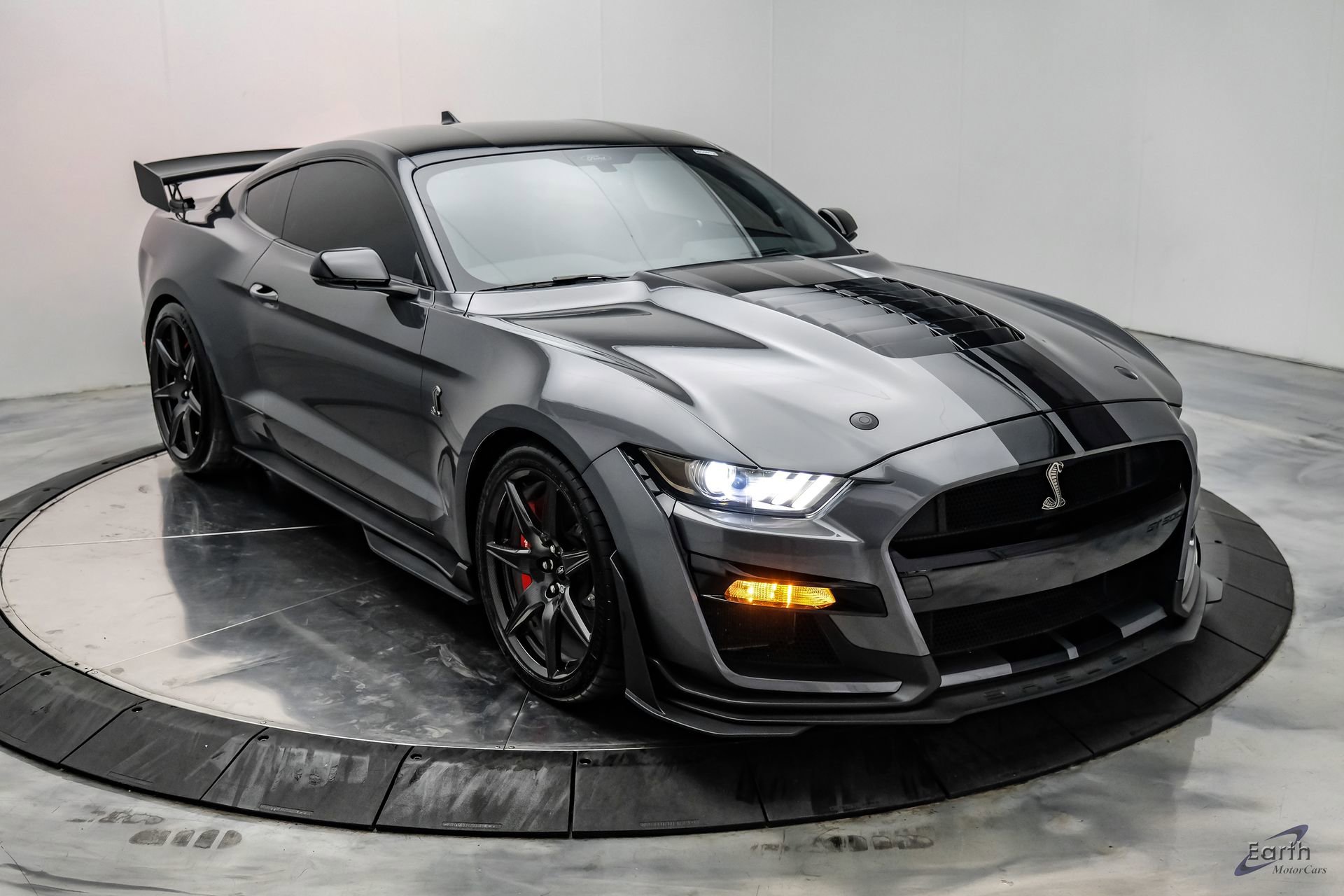 Used 2021 Ford Mustang Shelby GT500 w/ Carbon Fiber Track Pack RWD image 31