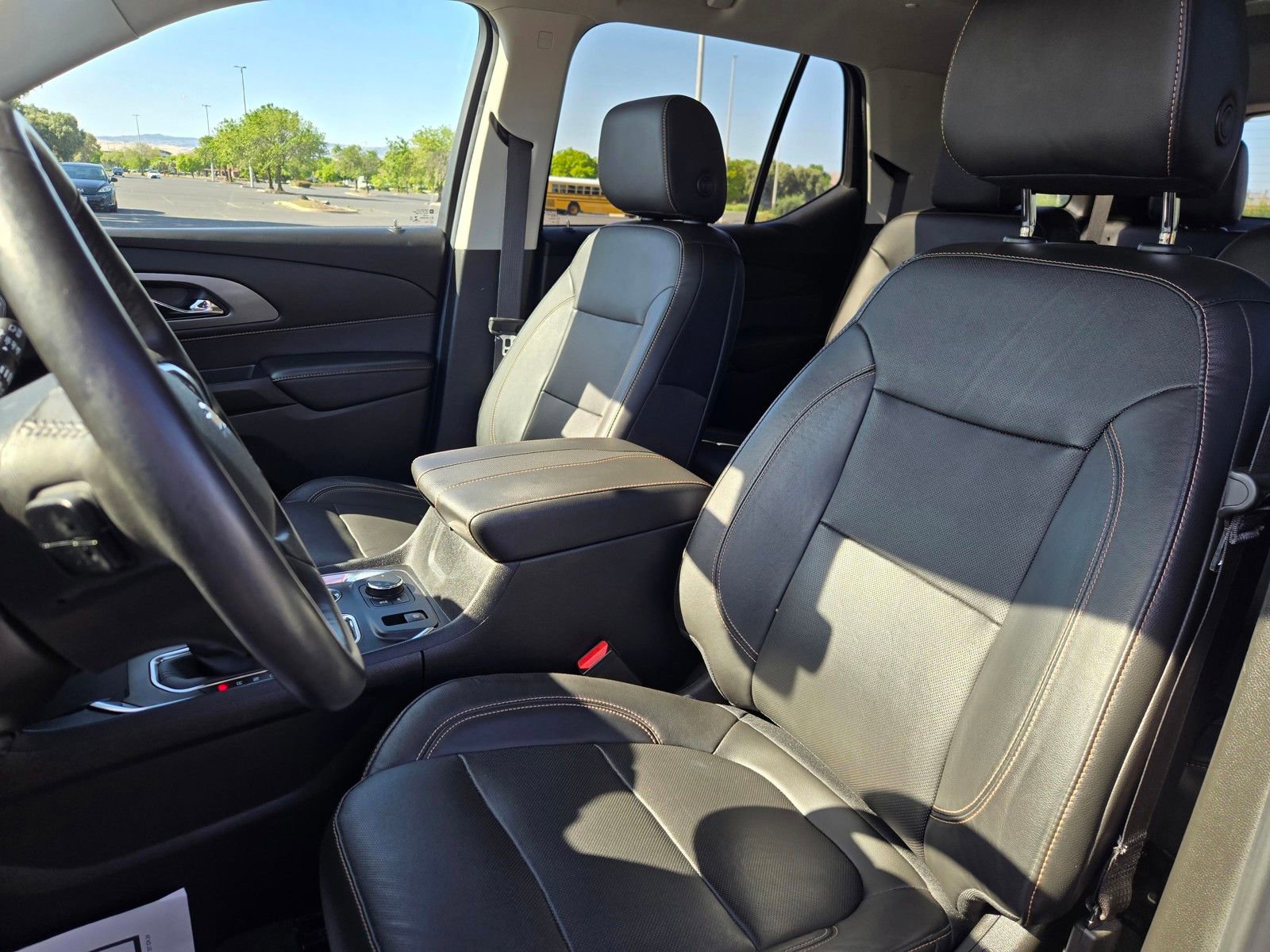 Used 2021 Chevrolet Traverse Premier w/ Redline Edition FWD image 15