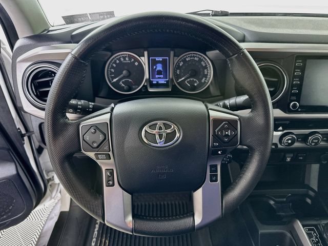 Used 2020 Toyota Tacoma SR5 AWD/4WD image 14
