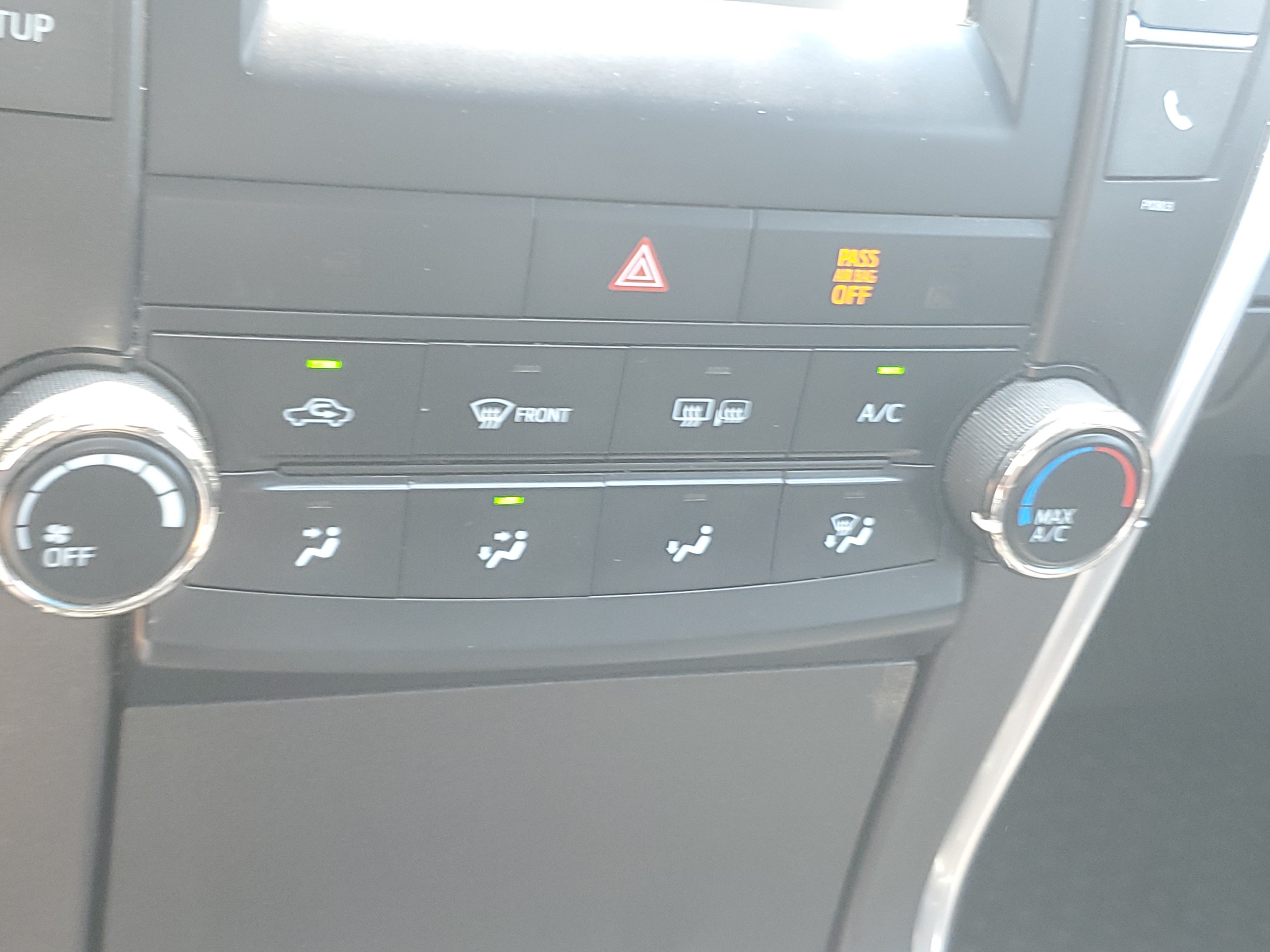 Used 2015 Toyota Camry SE w/ Moonroof Package FWD image 28