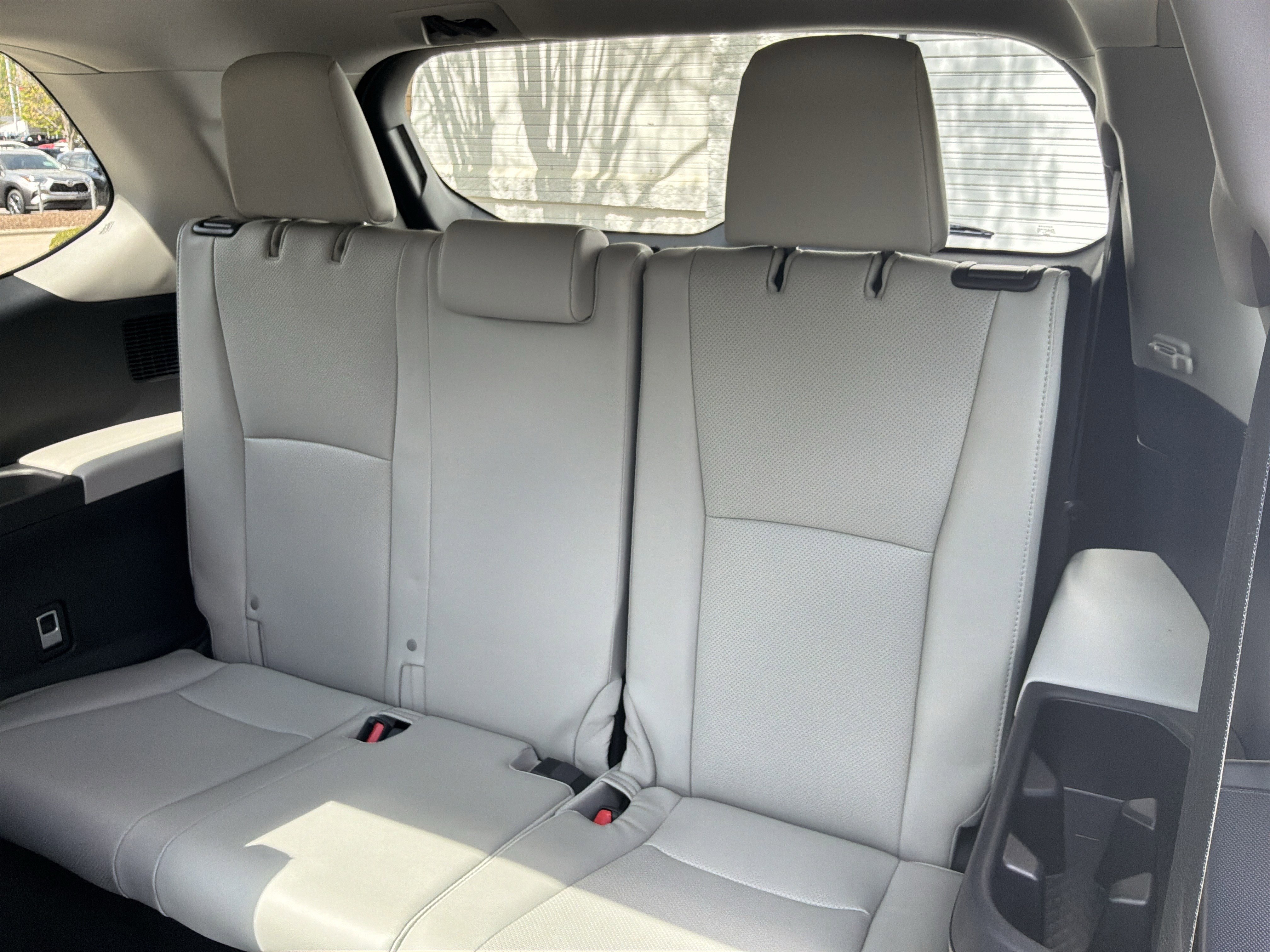 Used 2025 Toyota Grand Highlander FWD image 32