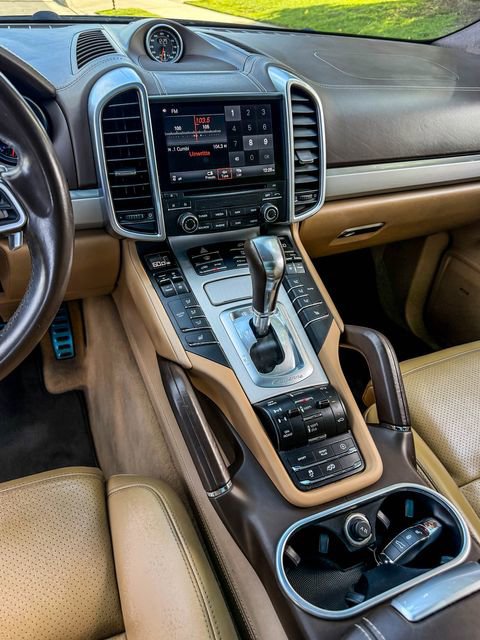 Used 2017 Porsche Cayenne GTS image 7