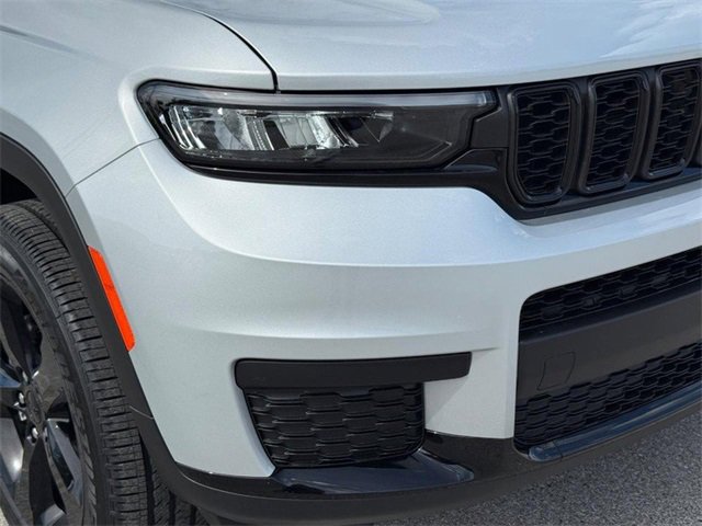 New 2025 Jeep Grand Cherokee L Altitude image 2