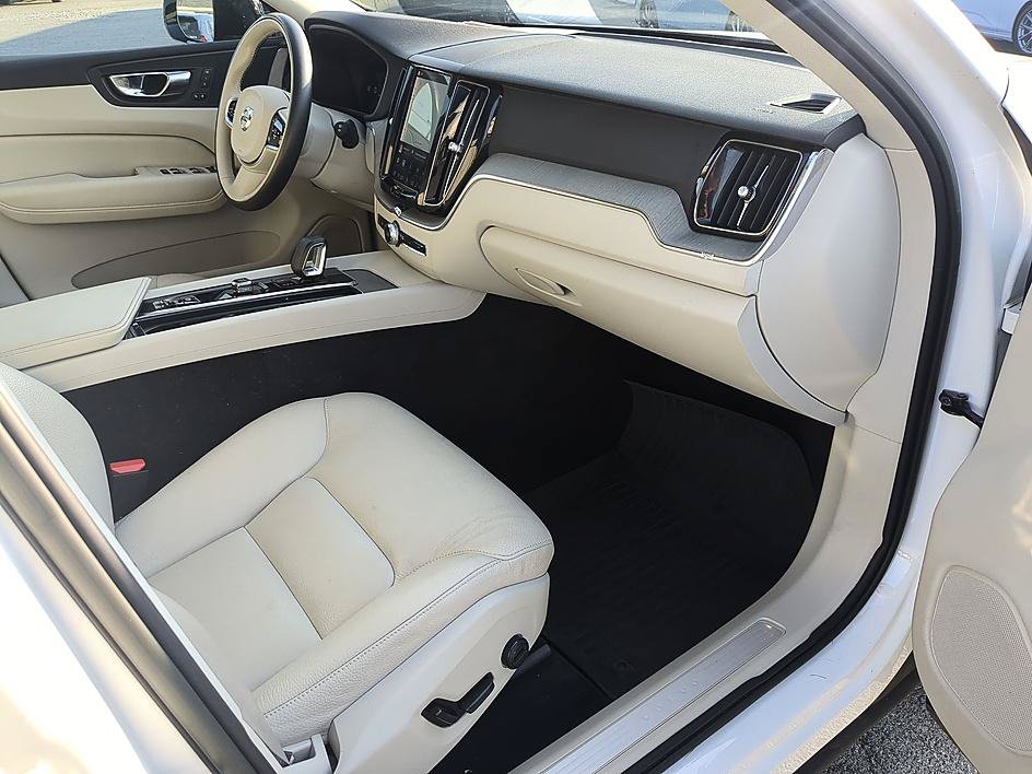 Used 2023 Volvo XC60 B5 Plus w/ Climate Package FWD image 36