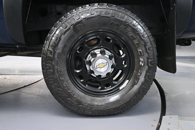 Used 2005 Chevrolet Silverado 2500 LS w/ Heavy-Duty Power Package AWD/4WD image 9