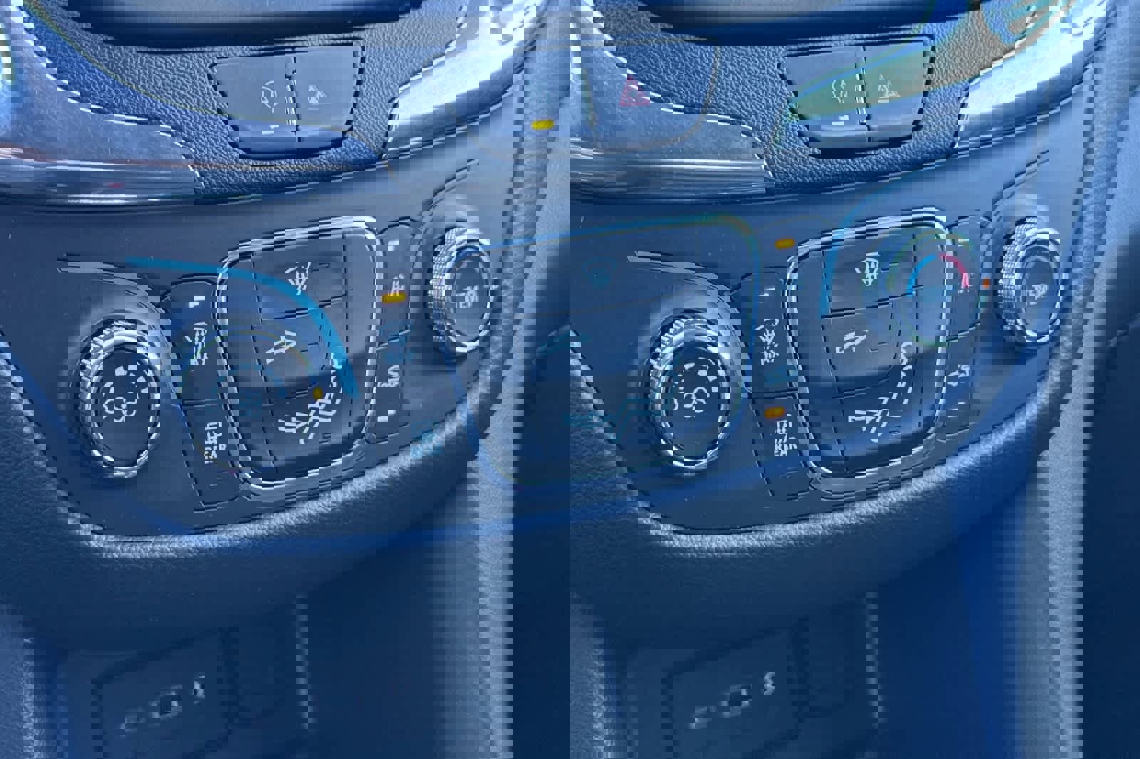 Used 2023 Chevrolet Equinox LT image 22