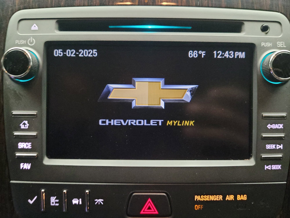 Used 2017 Chevrolet Traverse LT w/ Style and Technology Package image 25