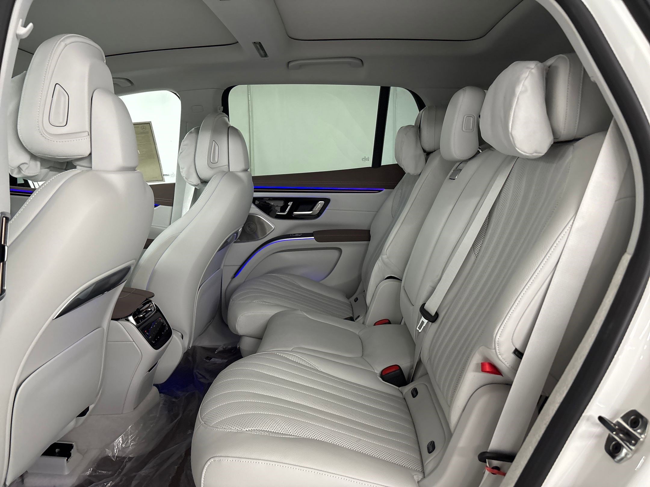 New 2026 Mercedes-Benz EQS 400 4MATIC SUV image 14