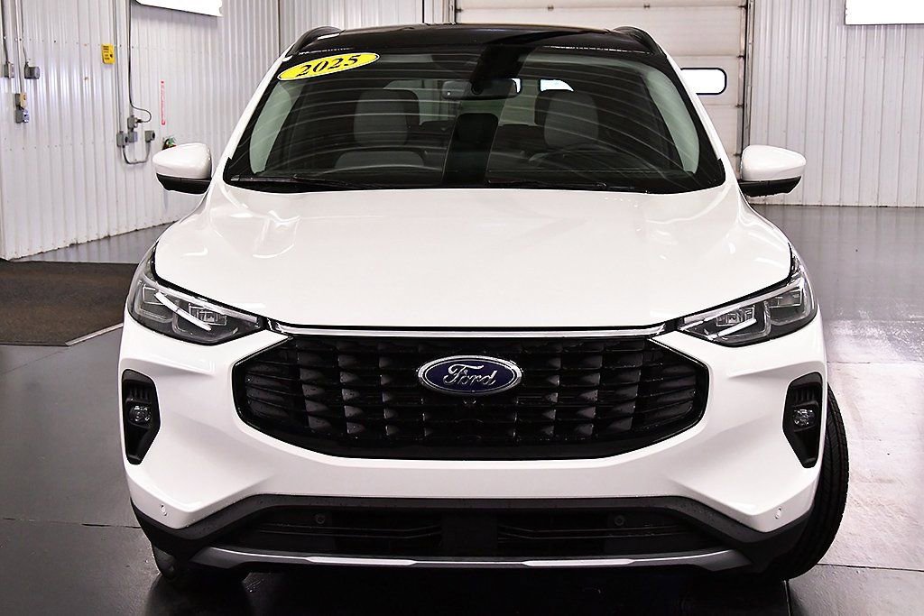 New 2025 Ford Escape SE w/ PHEV Premium Package image 2