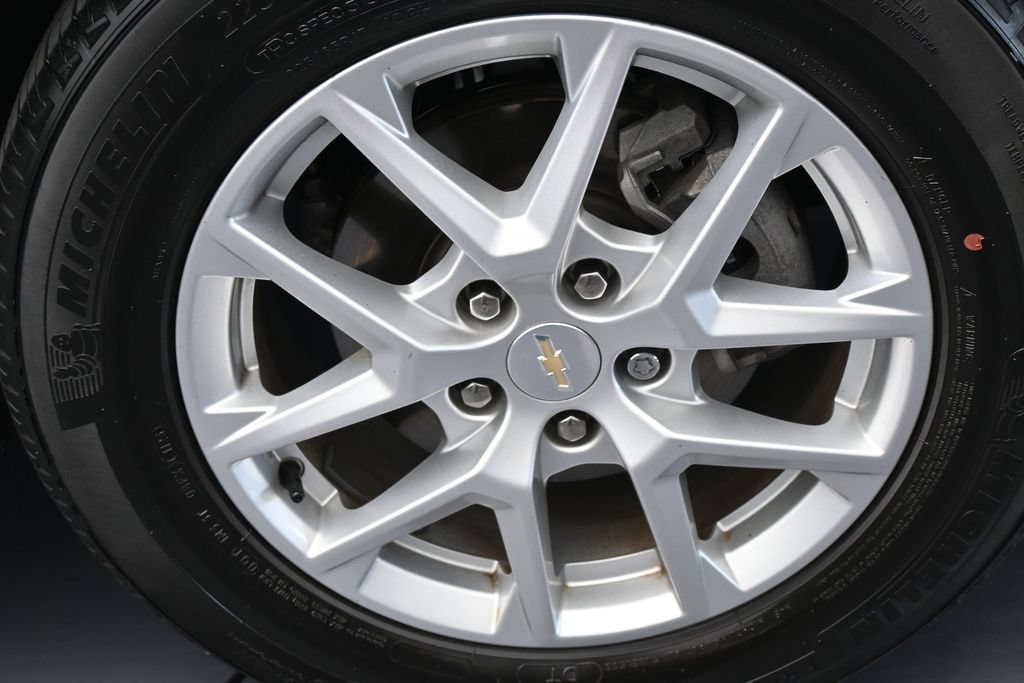 Used 2023 Chevrolet Equinox LS FWD image 40