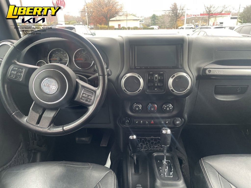 Used 2017 Jeep Wrangler Unlimited Sahara w/ Connectivity Group image 12