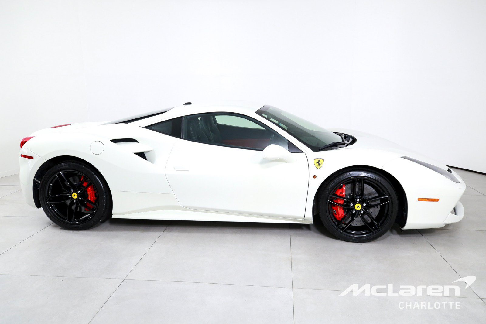 Used 2019 Ferrari 488 GTB RWD image 9