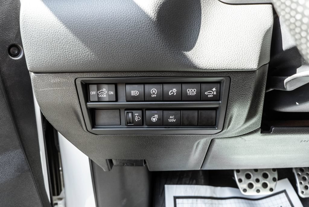 Used 2022 Toyota Tundra Limited AWD/4WD image 16