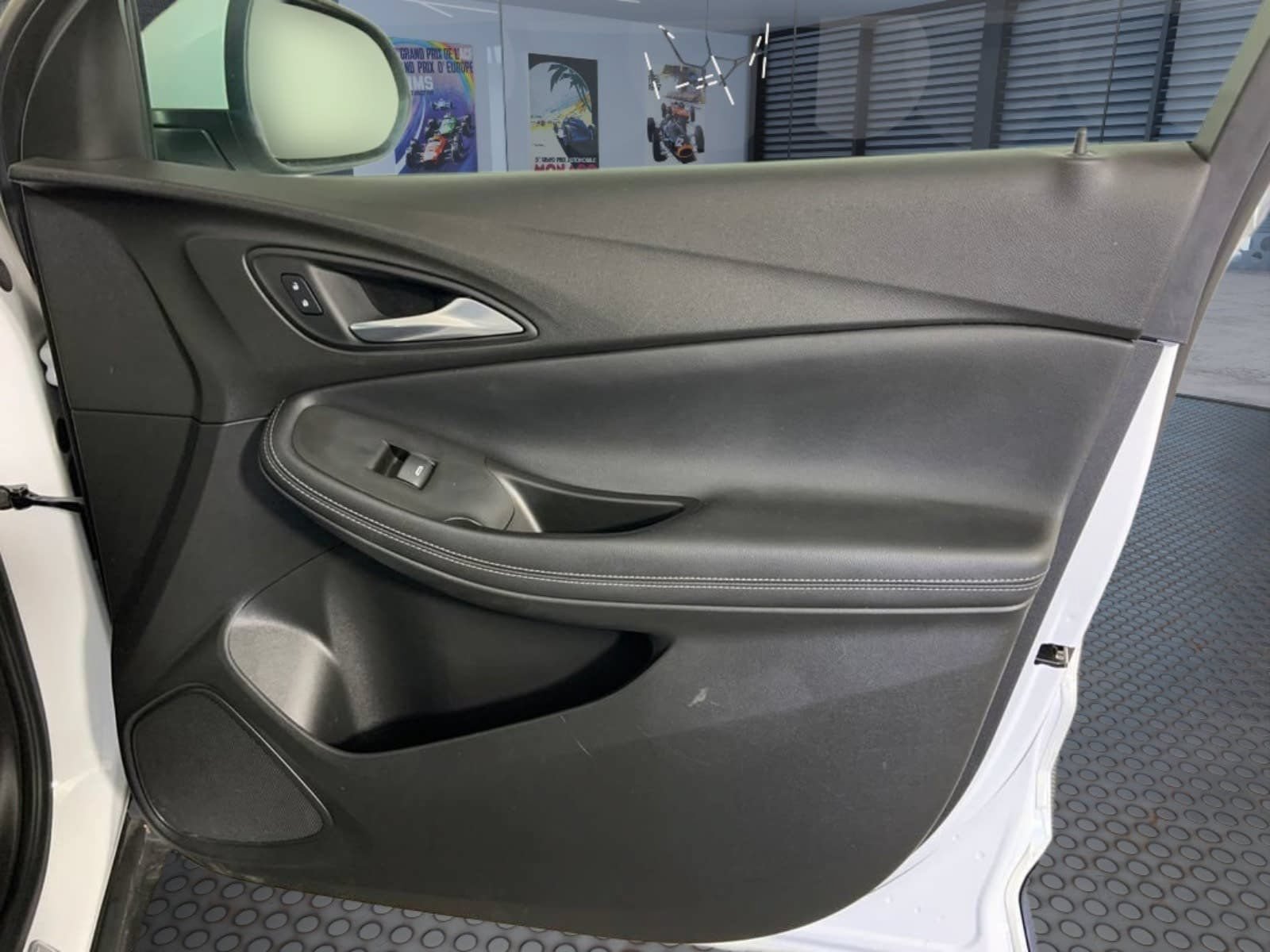 Used 2021 Buick Encore GX Preferred w/ Cold Weather Comfort Package FWD image 14