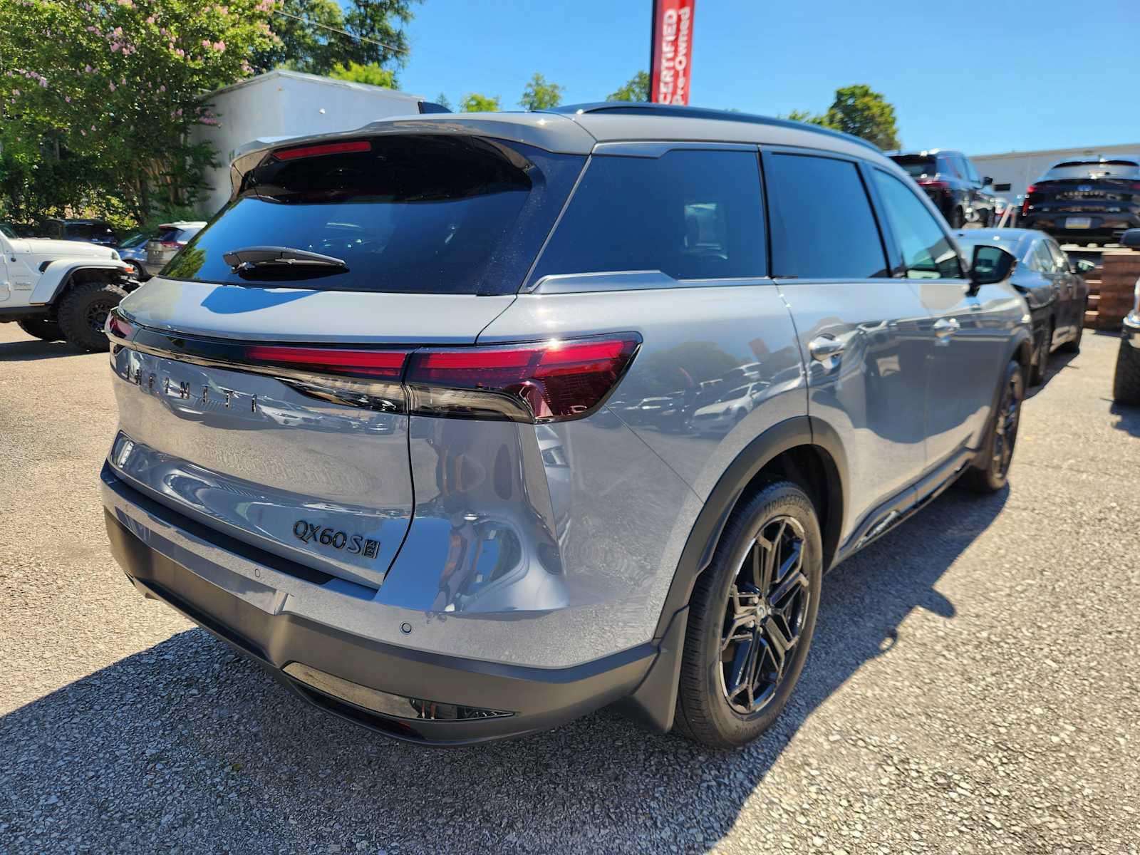 Certified 2026 INFINITI QX60 Sport w/ Dark Cargo Package AWD/4WD image 4