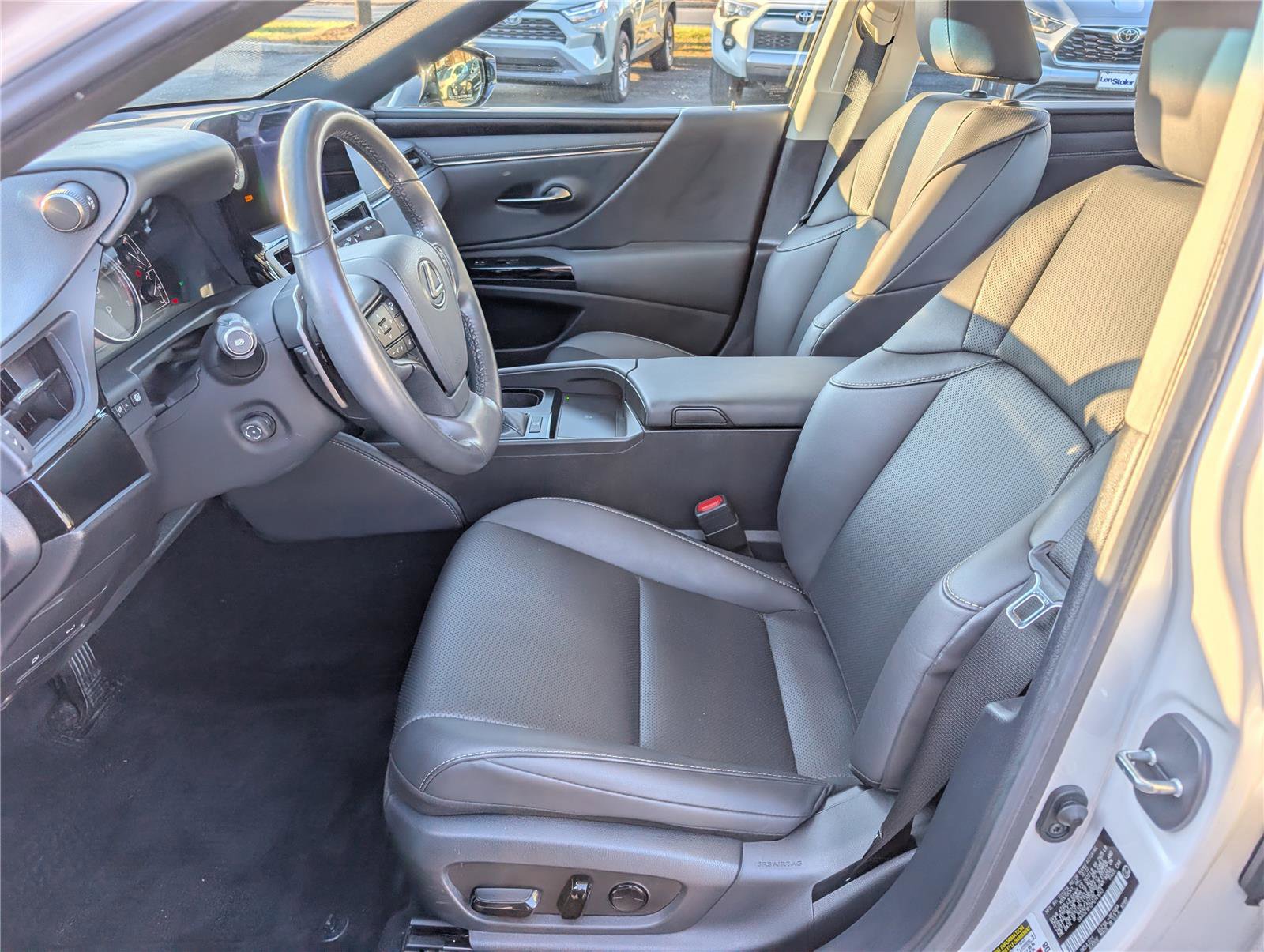 Certified 2023 Lexus ES 350 w/ Premium Package image 15