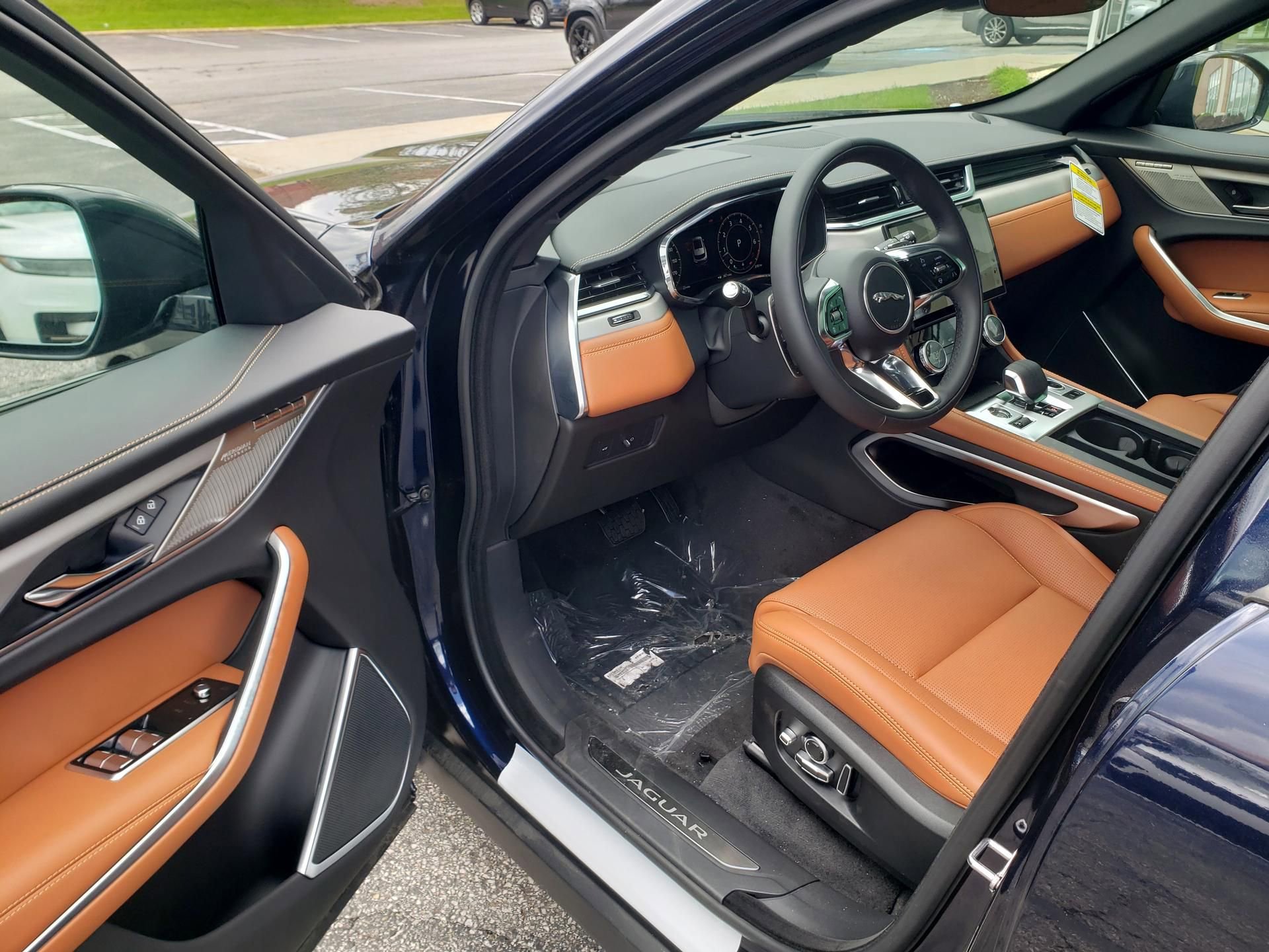 New 2026 Jaguar F-PACE R-Dynamic S AWD/4WD image 9