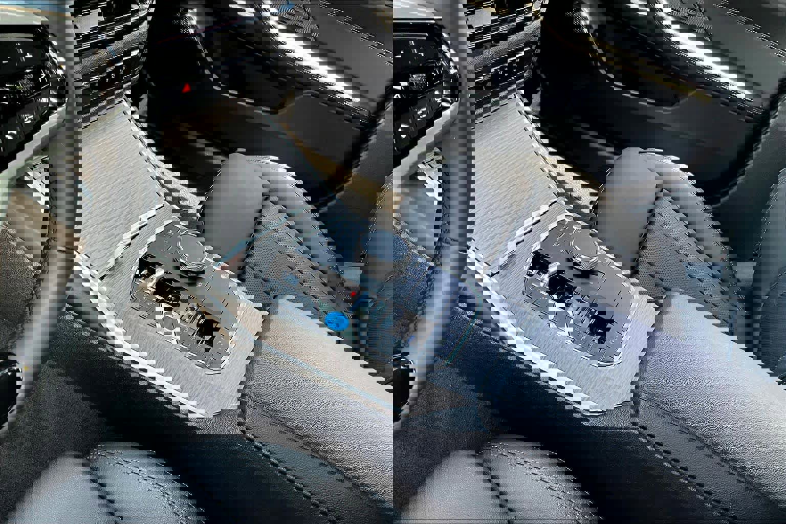 Used 2025 BMW i4 xDrive40i image 14