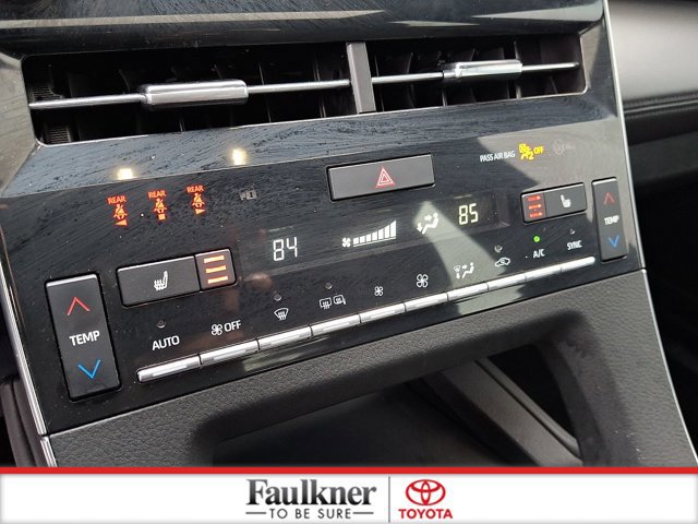 Certified 2022 Toyota Avalon XSE w/ Carpet Mat Package (TMS) image 16