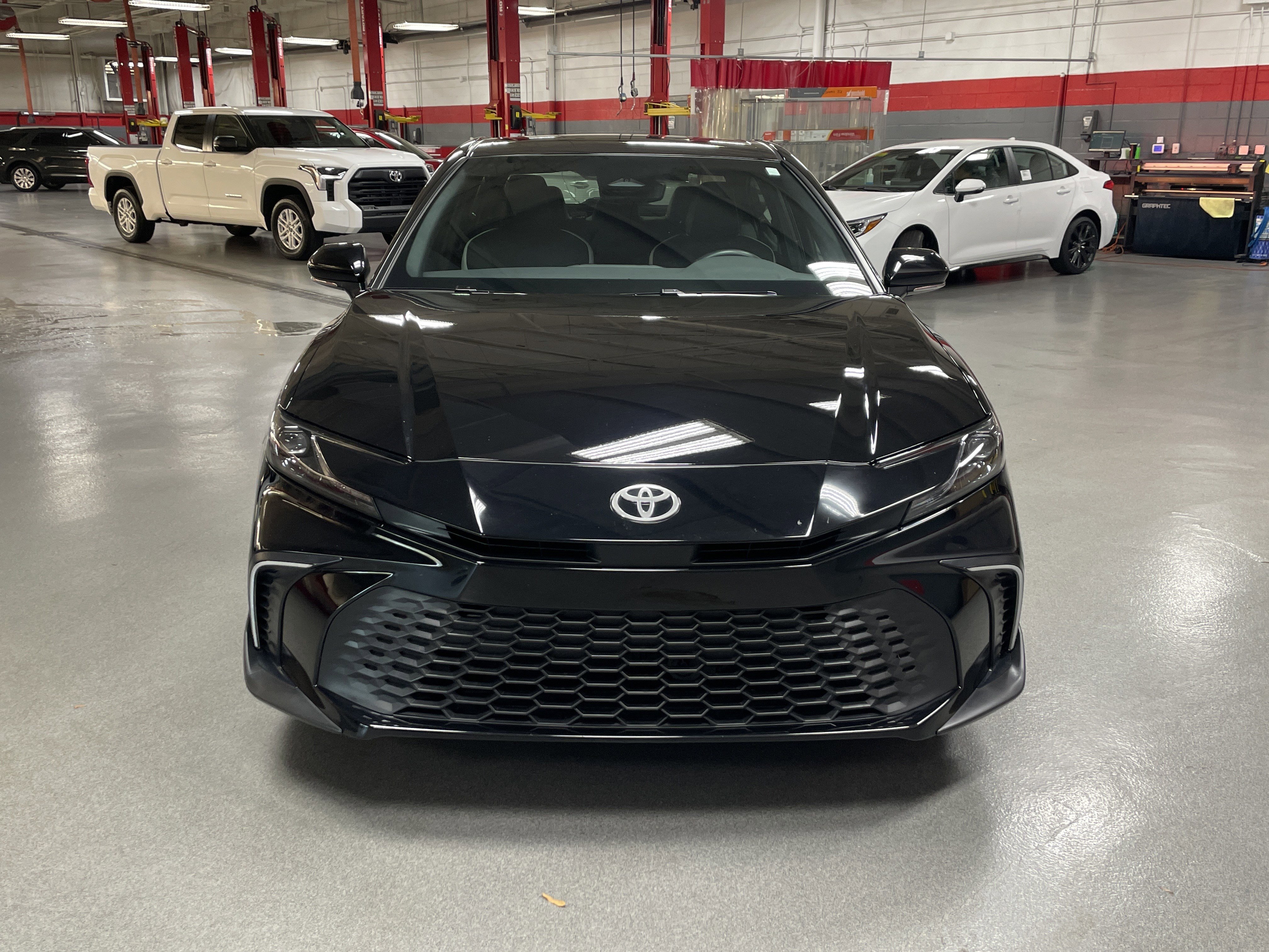 Certified 2025 Toyota Camry SE image 3