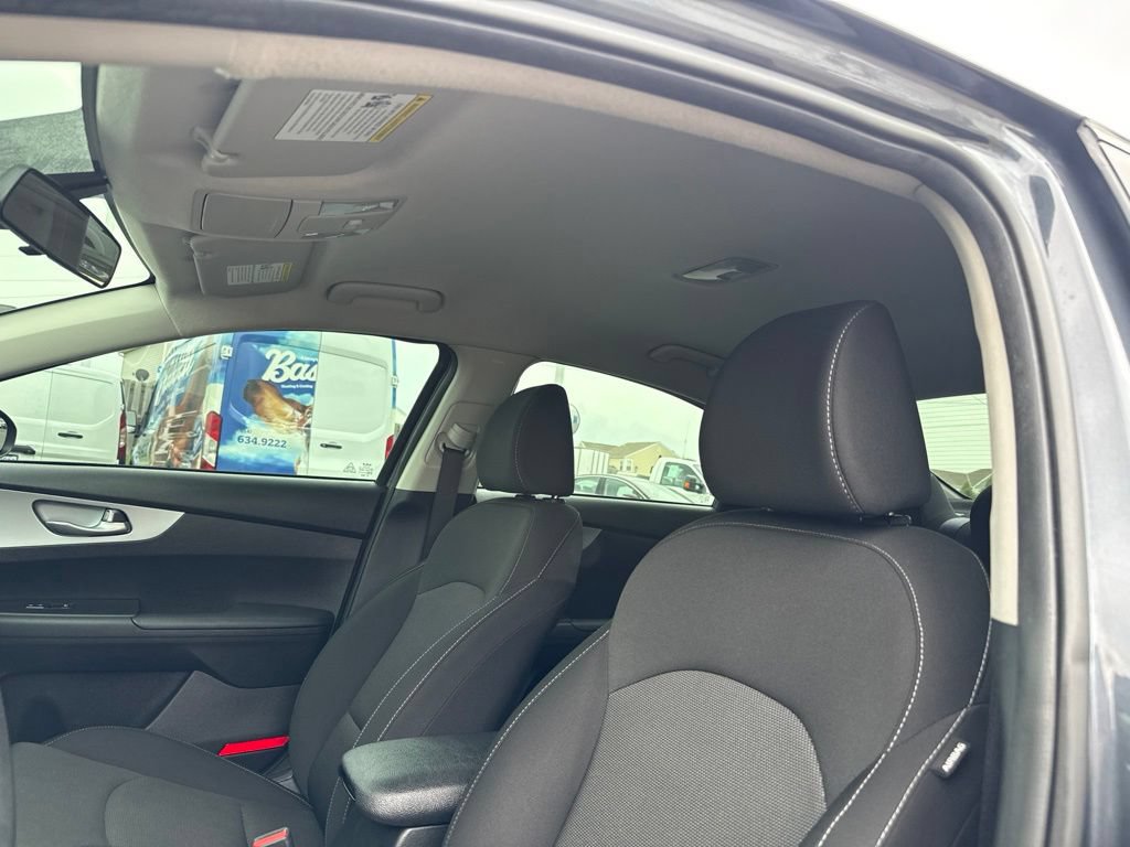 Used 2023 Kia Forte LXS FWD image 5
