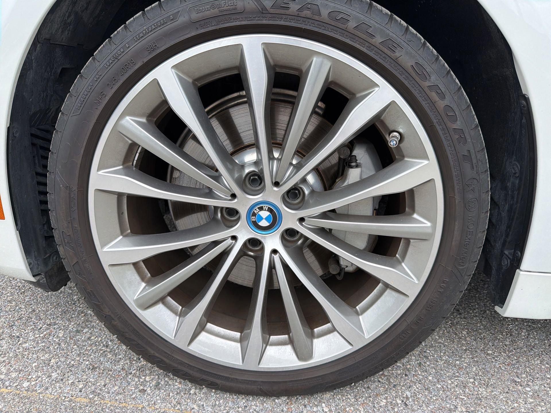 Certified 2023 BMW 530e w/ Premium Package RWD image 8