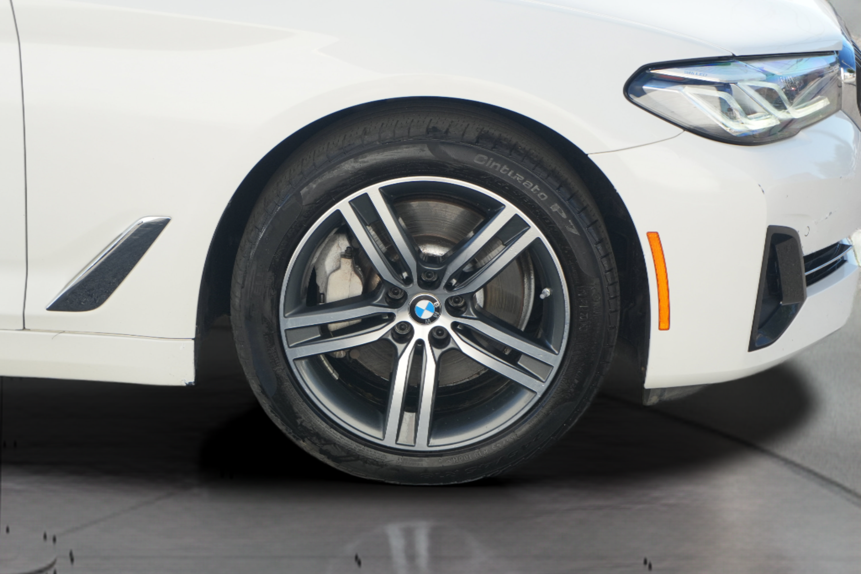 Used 2023 BMW 530i xDrive w/ Premium Package AWD/4WD image 12