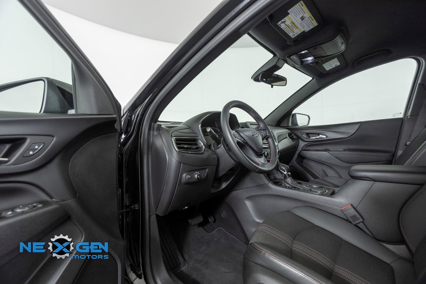 Used 2023 Chevrolet Equinox RS FWD image 10