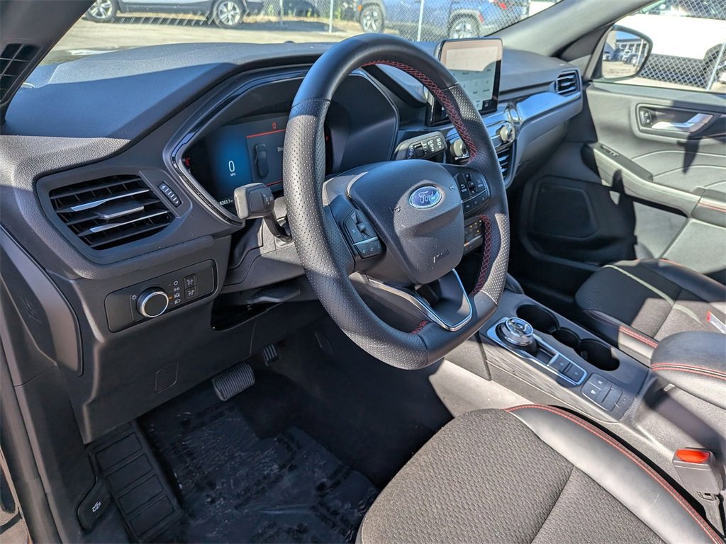 Used 2025 Ford Escape ST-Line image 15