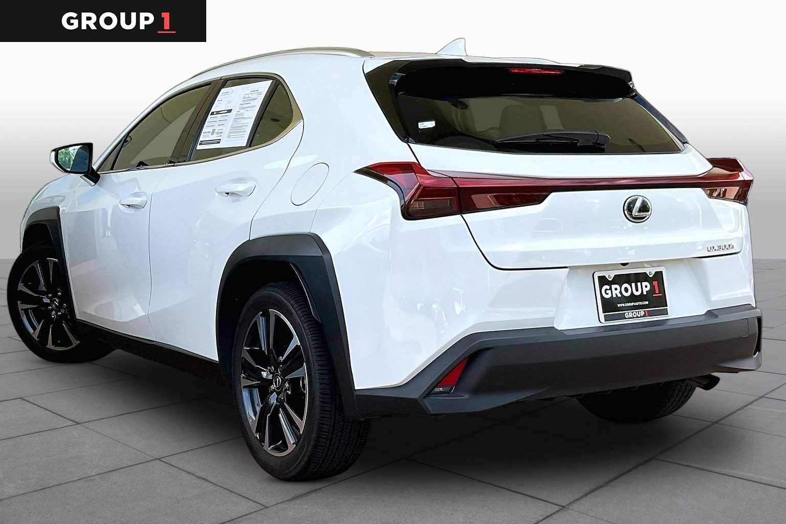 Certified 2026 Lexus UX 300h FWD image 10