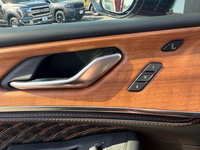 New 2025 Jeep Grand Cherokee Summit image 10