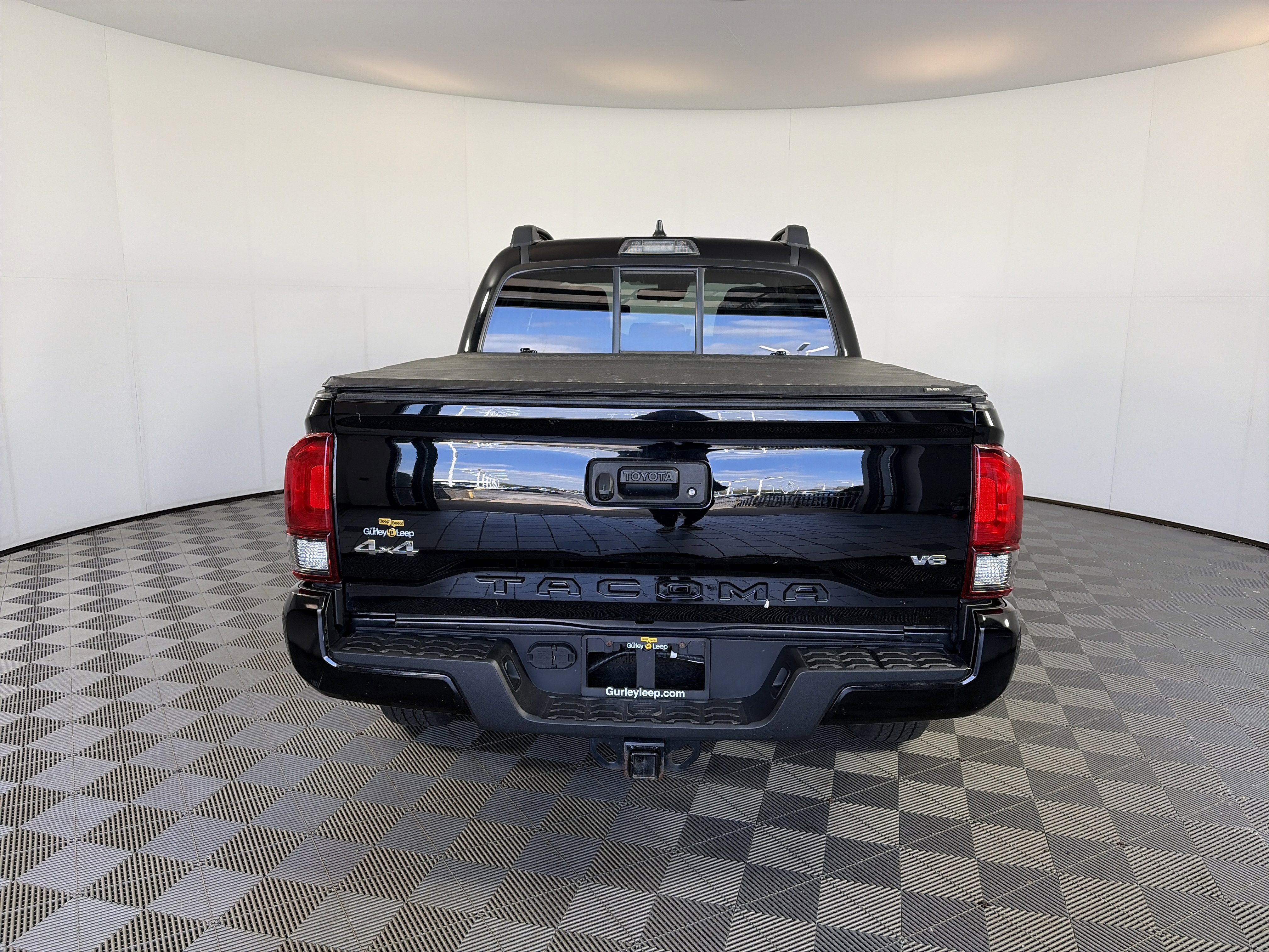 Used 2023 Toyota Tacoma SR AWD/4WD image 9