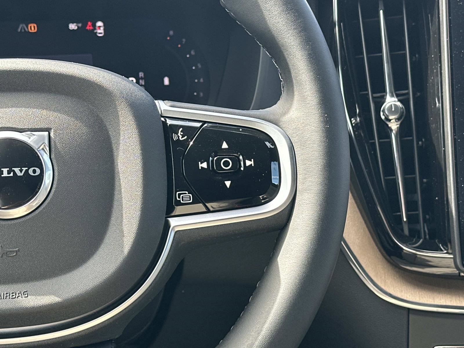 New 2026 Volvo XC60 B5 Plus w/ Protection Package Premier AWD/4WD image 9