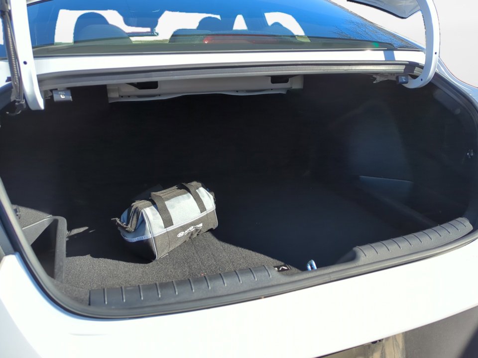 Certified 2025 Hyundai Elantra Sport image 13