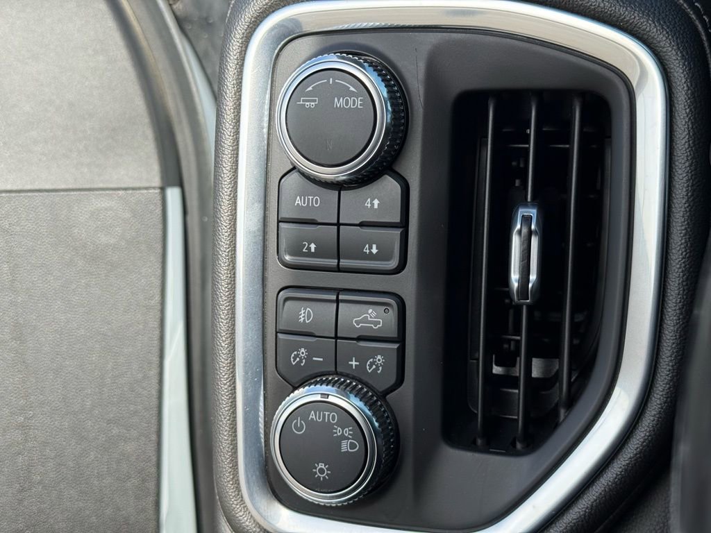 Used 2022 GMC Sierra 2500 SLE w/ SLE Value Package; image 14