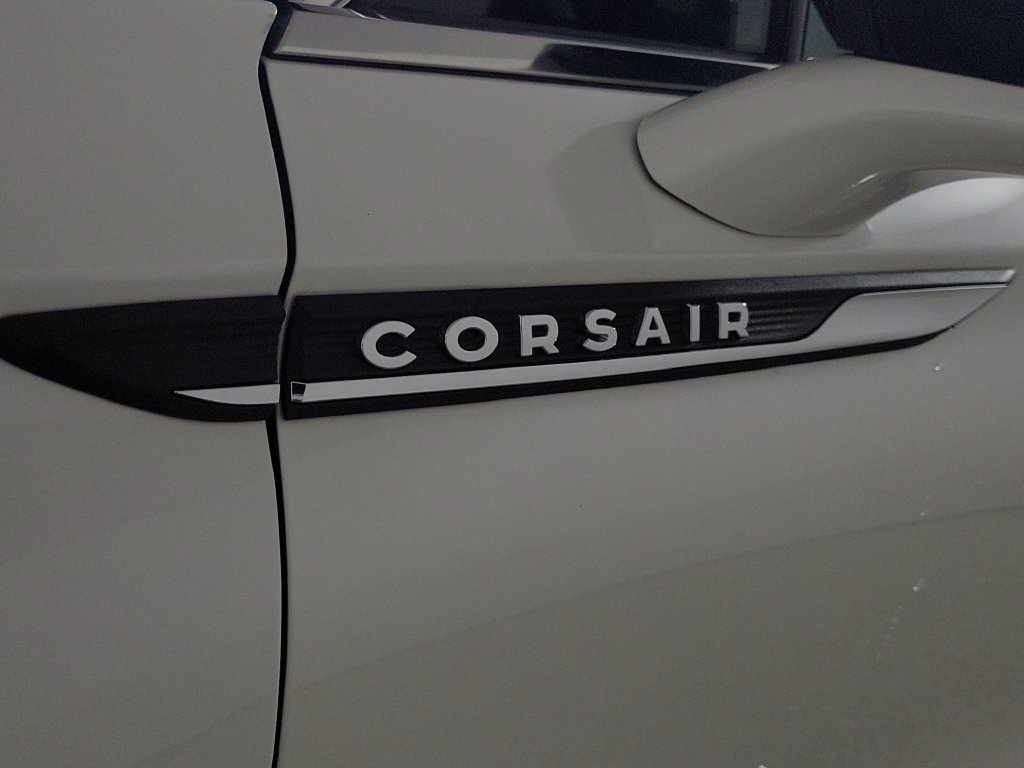 Used 2025 Lincoln Corsair Reserve FWD image 6