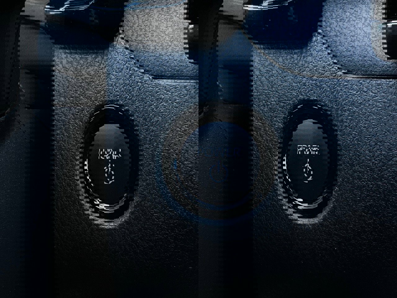 Used 2025 Toyota Camry LE image 27