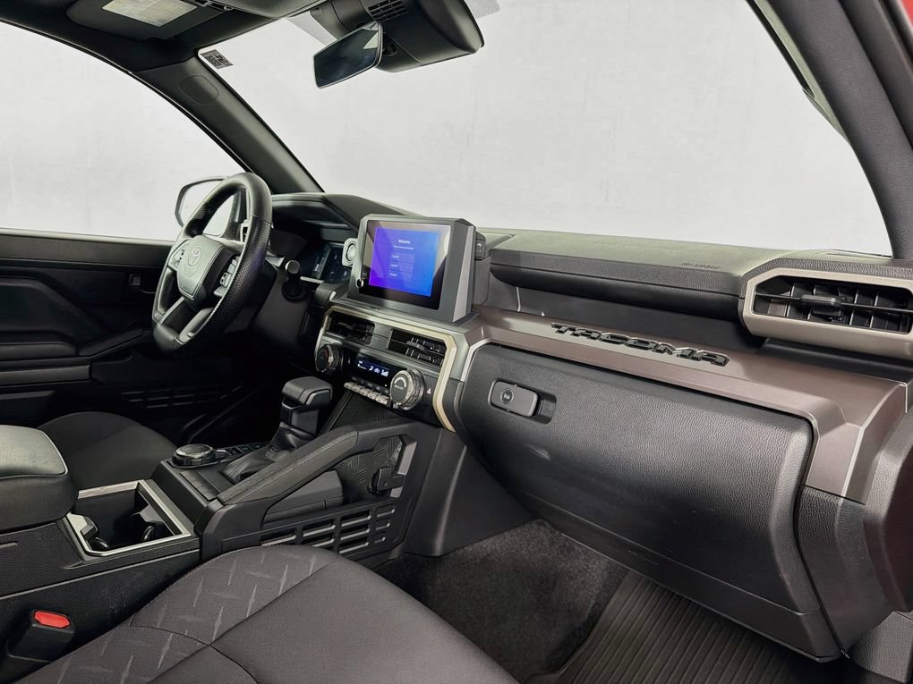Used 2025 Toyota Tacoma SR5 AWD/4WD image 31