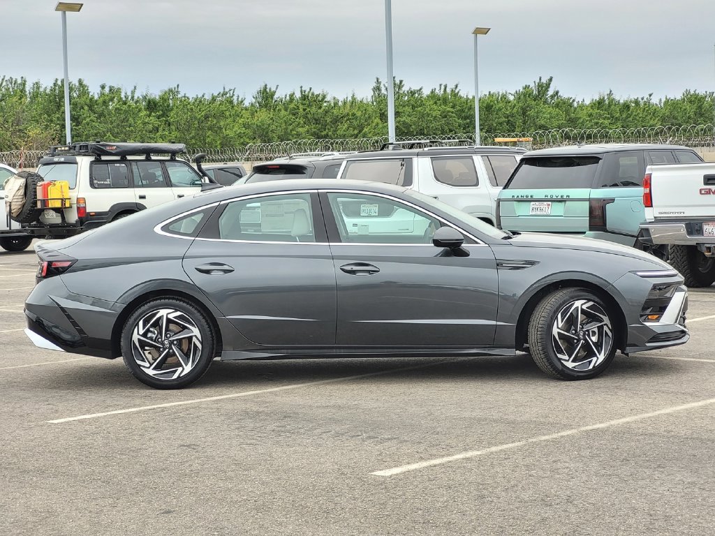 New 2026 Hyundai Sonata SEL FWD image 3