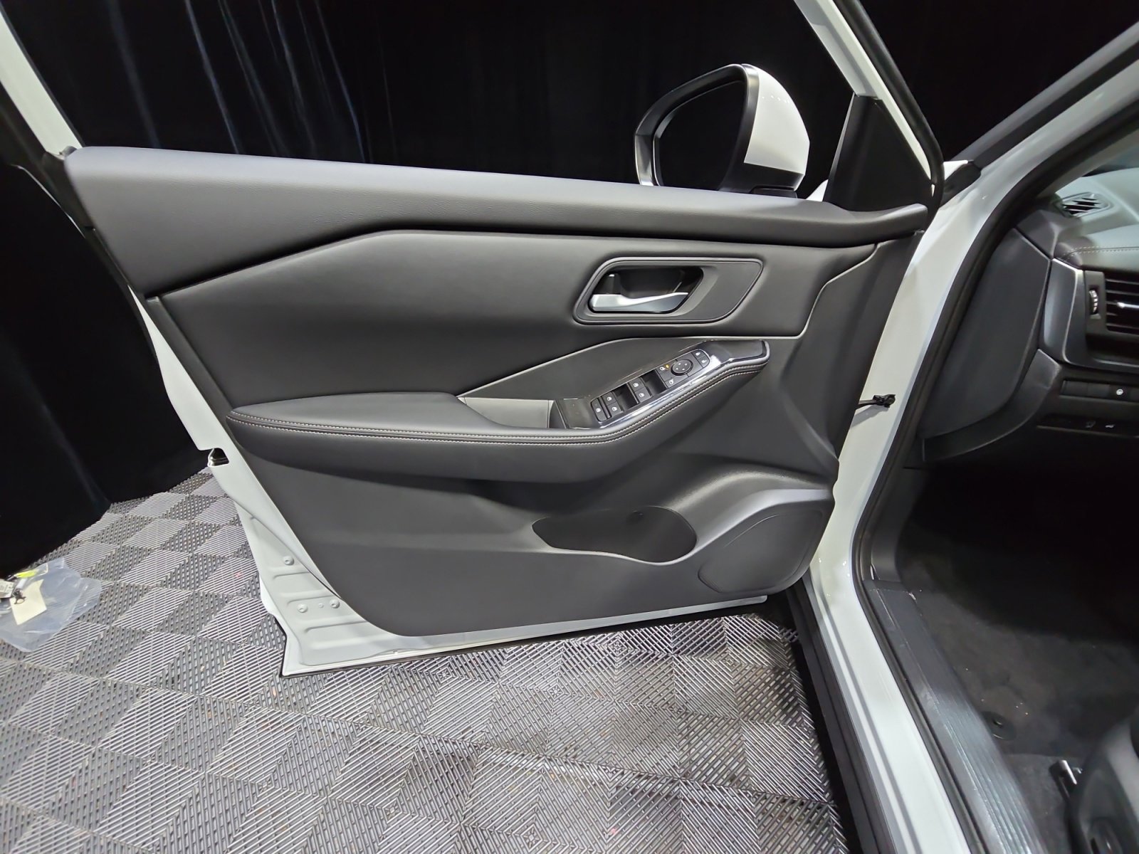 New 2026 Nissan Rogue SV image 13