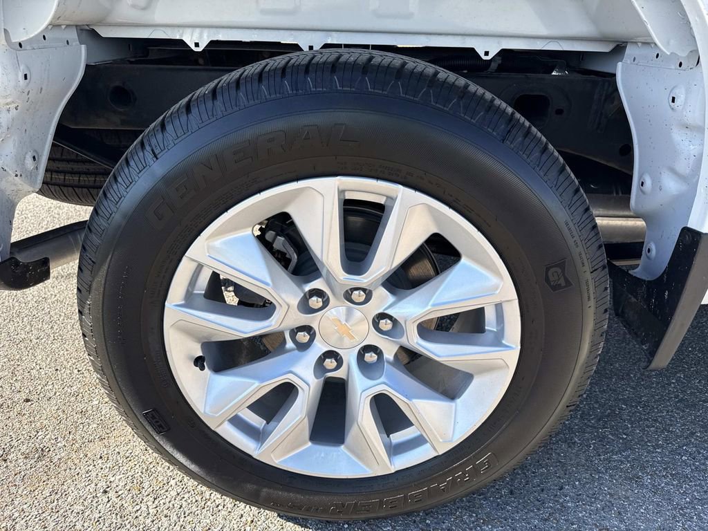 Used 2025 Chevrolet Silverado 1500 Custom image 9