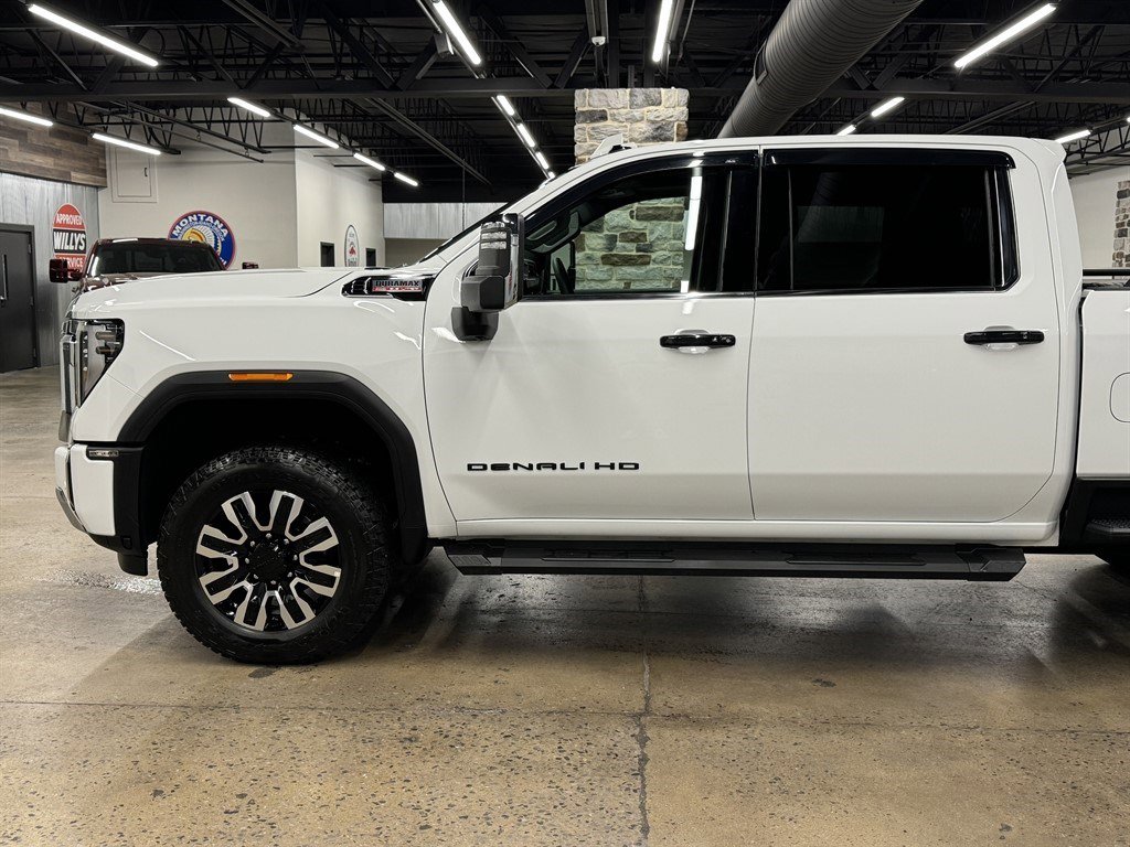 Used 2024 GMC Sierra 2500 Denali w/ Denali Reserve Package image 5