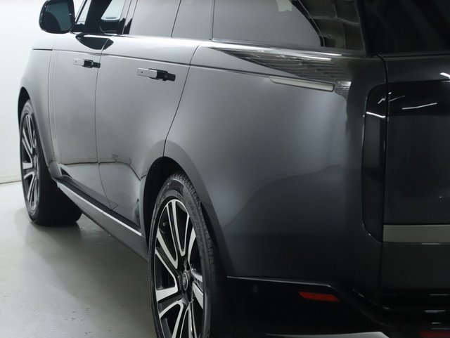 Used 2023 Land Rover Range Rover SE AWD/4WD image 6