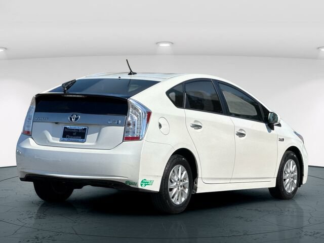 Used 2015 Toyota Prius Prime Plug-In Hybrid FWD image 7