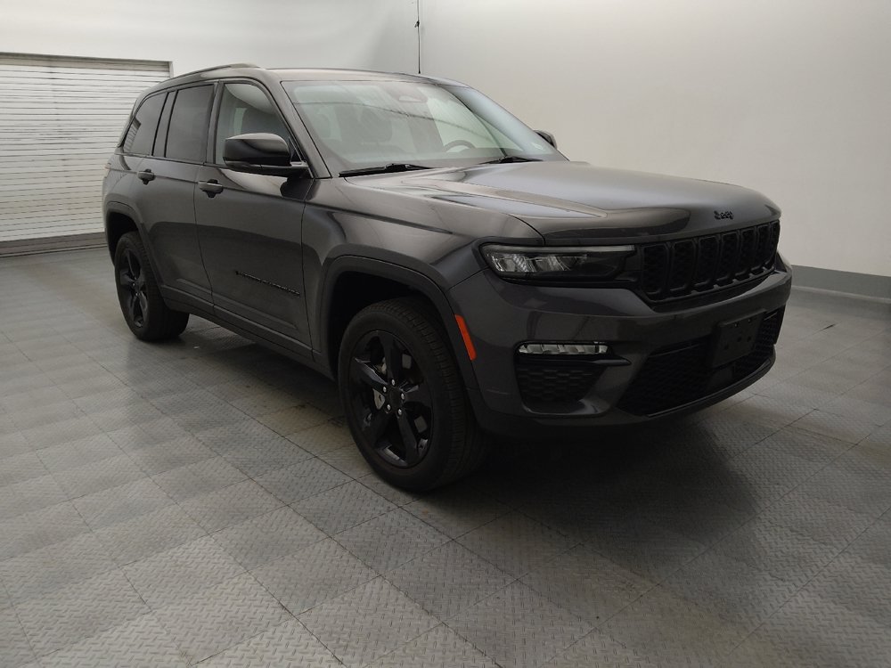 Used 2023 Jeep Grand Cherokee Limited w/ Black Appearance Package RWD image 13