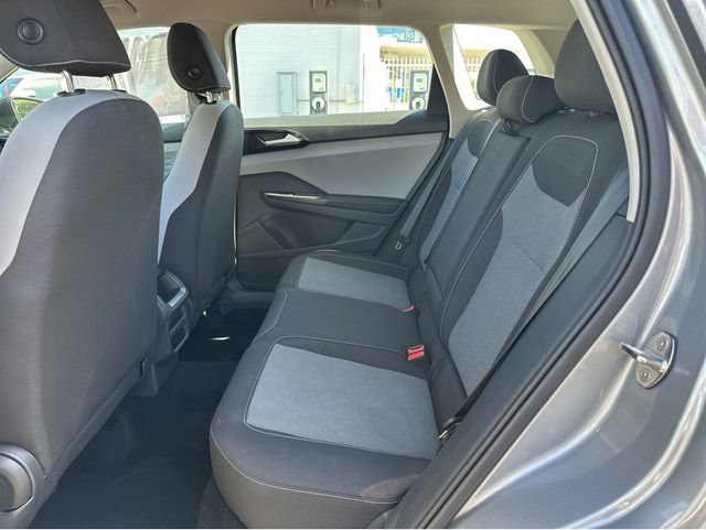 Used 2024 Volkswagen Taos S FWD image 4