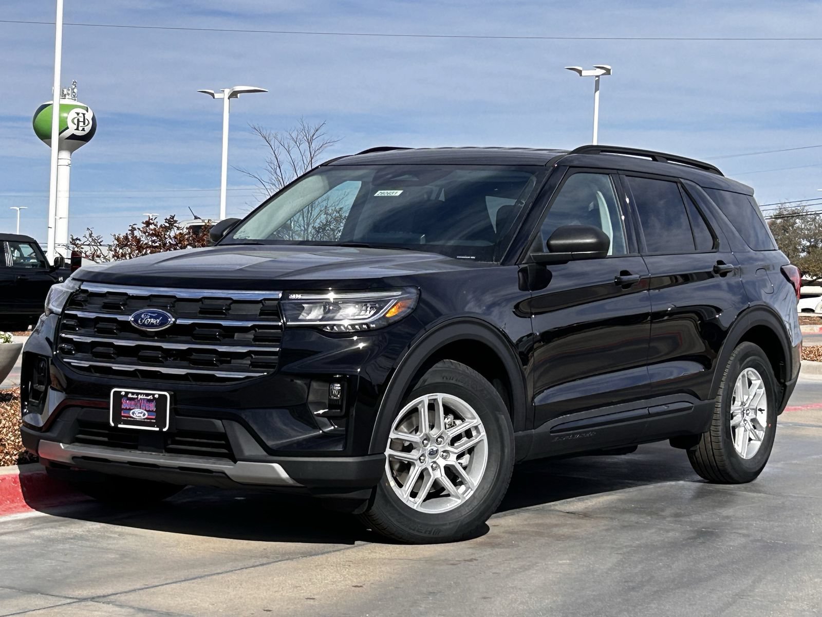 New 2026 Ford Explorer Active w/ Active Comfort Package RWD image 2