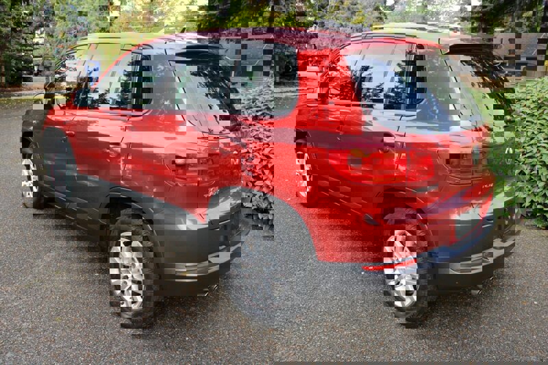 Used 2012 Volkswagen Tiguan S image 4