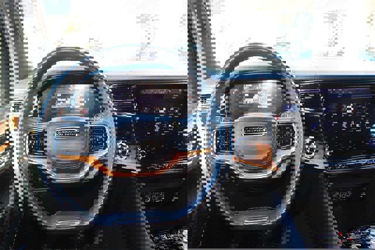 Used 2024 Jeep Grand Wagoneer L Series III image 35